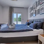 Happy Rab By Interhome * Rab Town
